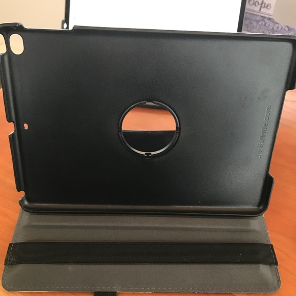 iPad/tablet case - Picture 4 of 5
